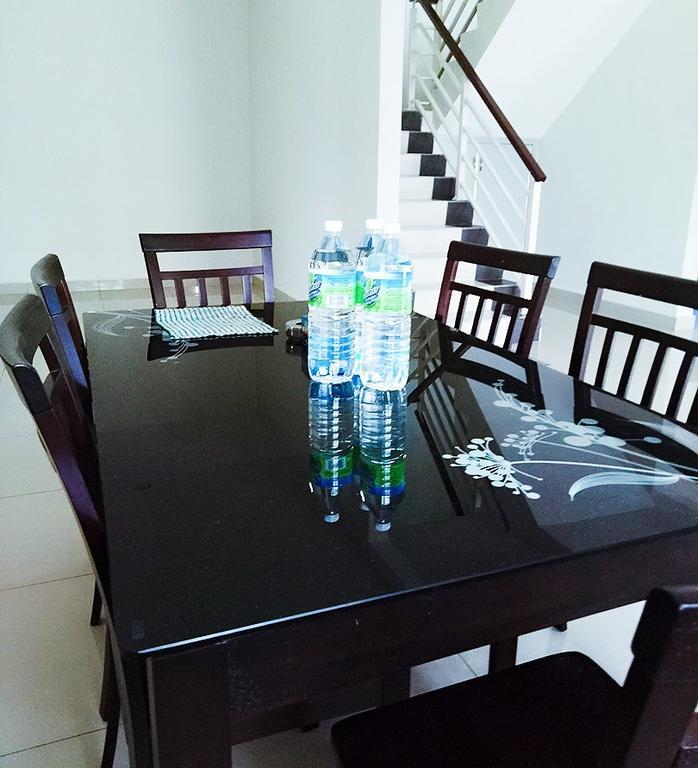 Sri Manjung Ma Maison Homestay Lumut Kültér fotó
